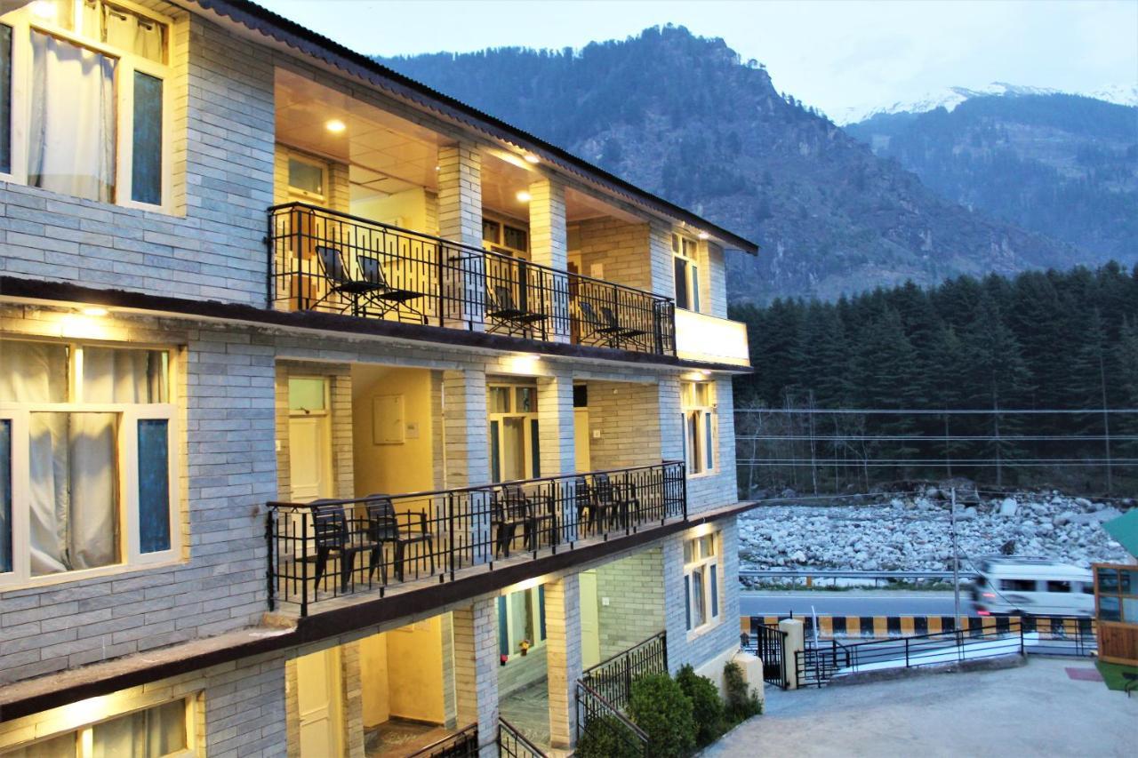Hotel New Royal Manāli Екстериор снимка