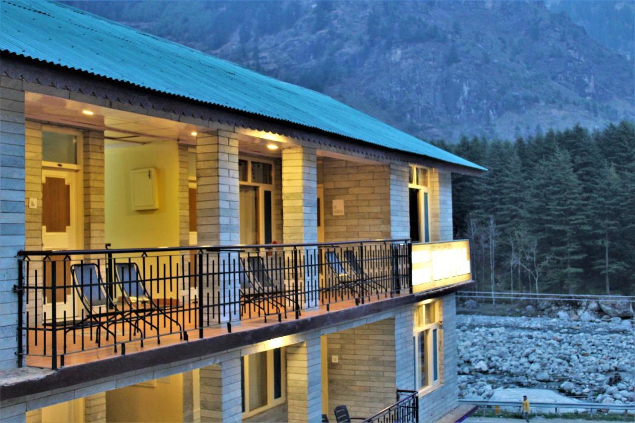 Hotel New Royal Manāli Екстериор снимка