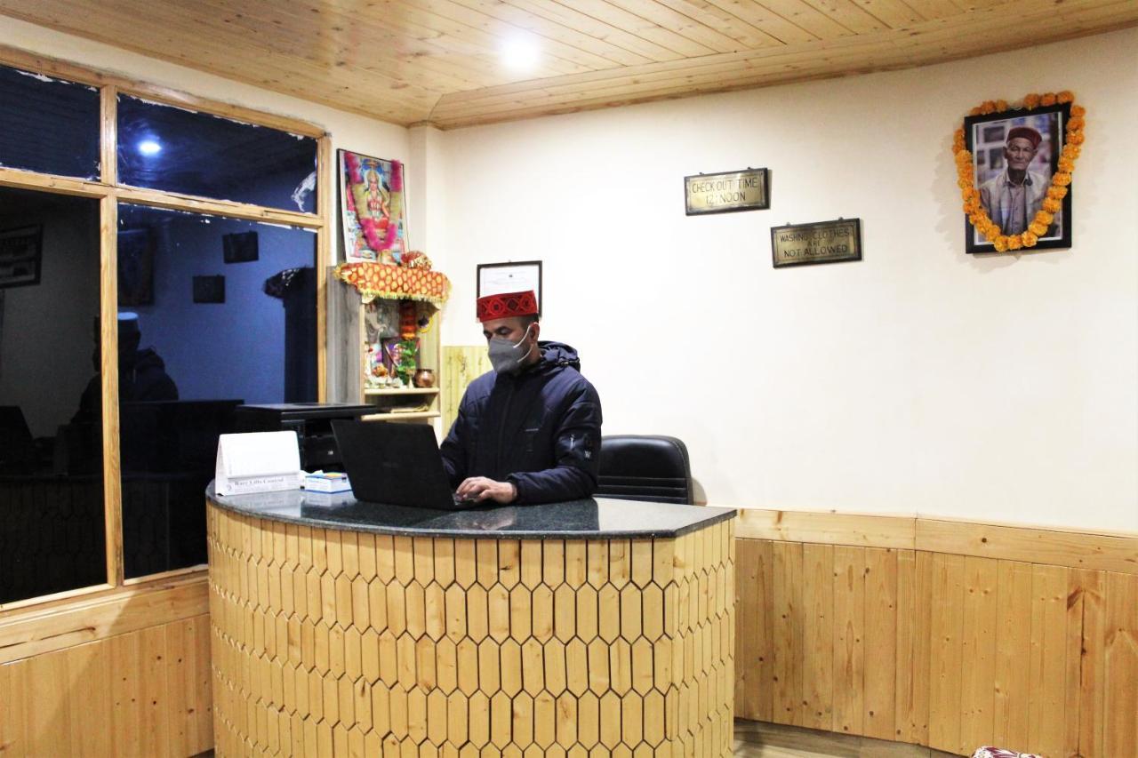 Hotel New Royal Manāli Екстериор снимка