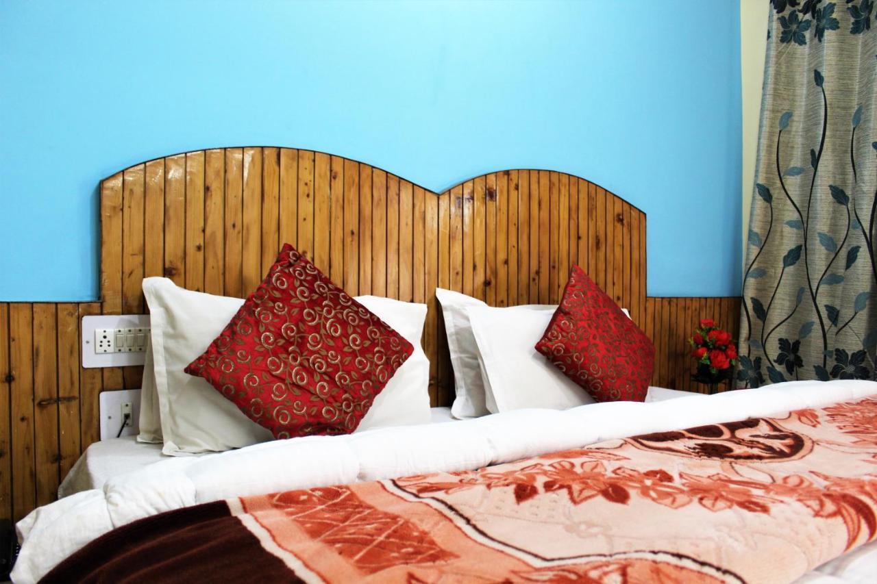 Hotel New Royal Manāli Екстериор снимка