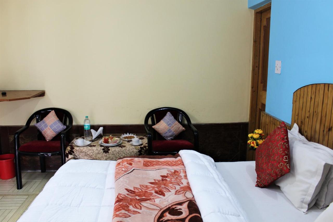 Hotel New Royal Manāli Екстериор снимка