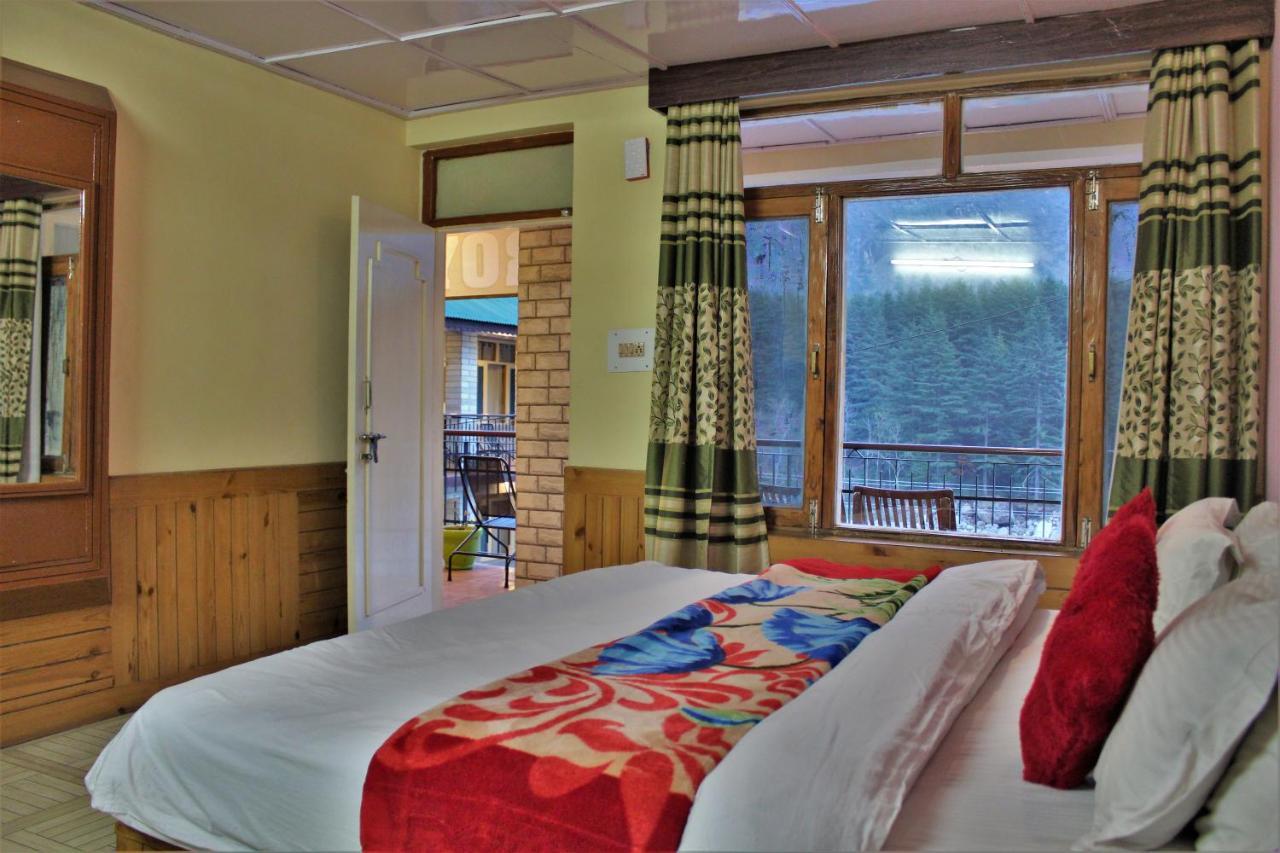 Hotel New Royal Manāli Екстериор снимка