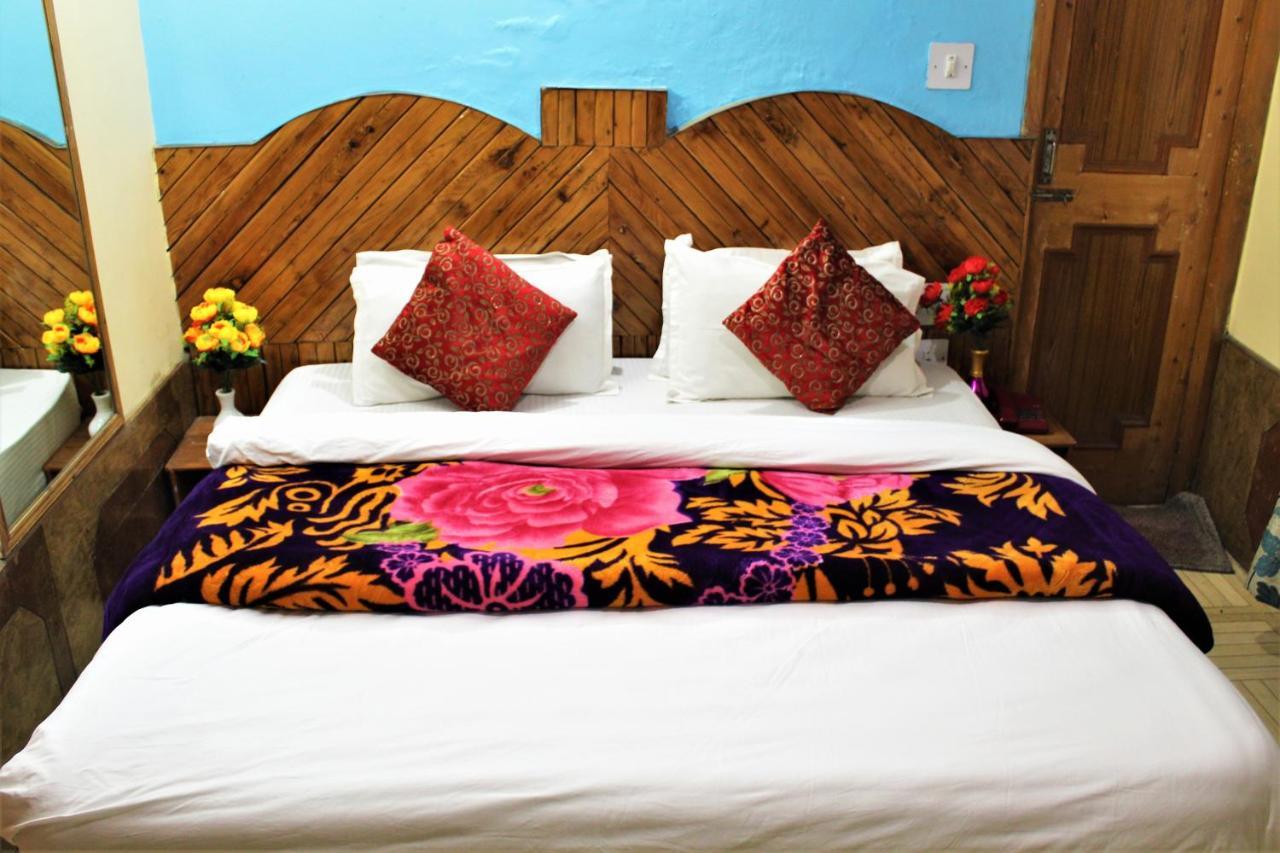Hotel New Royal Manāli Екстериор снимка
