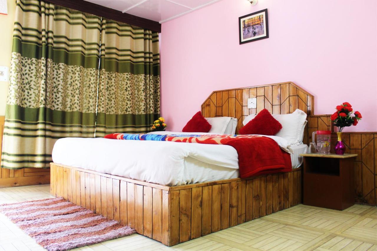 Hotel New Royal Manāli Екстериор снимка