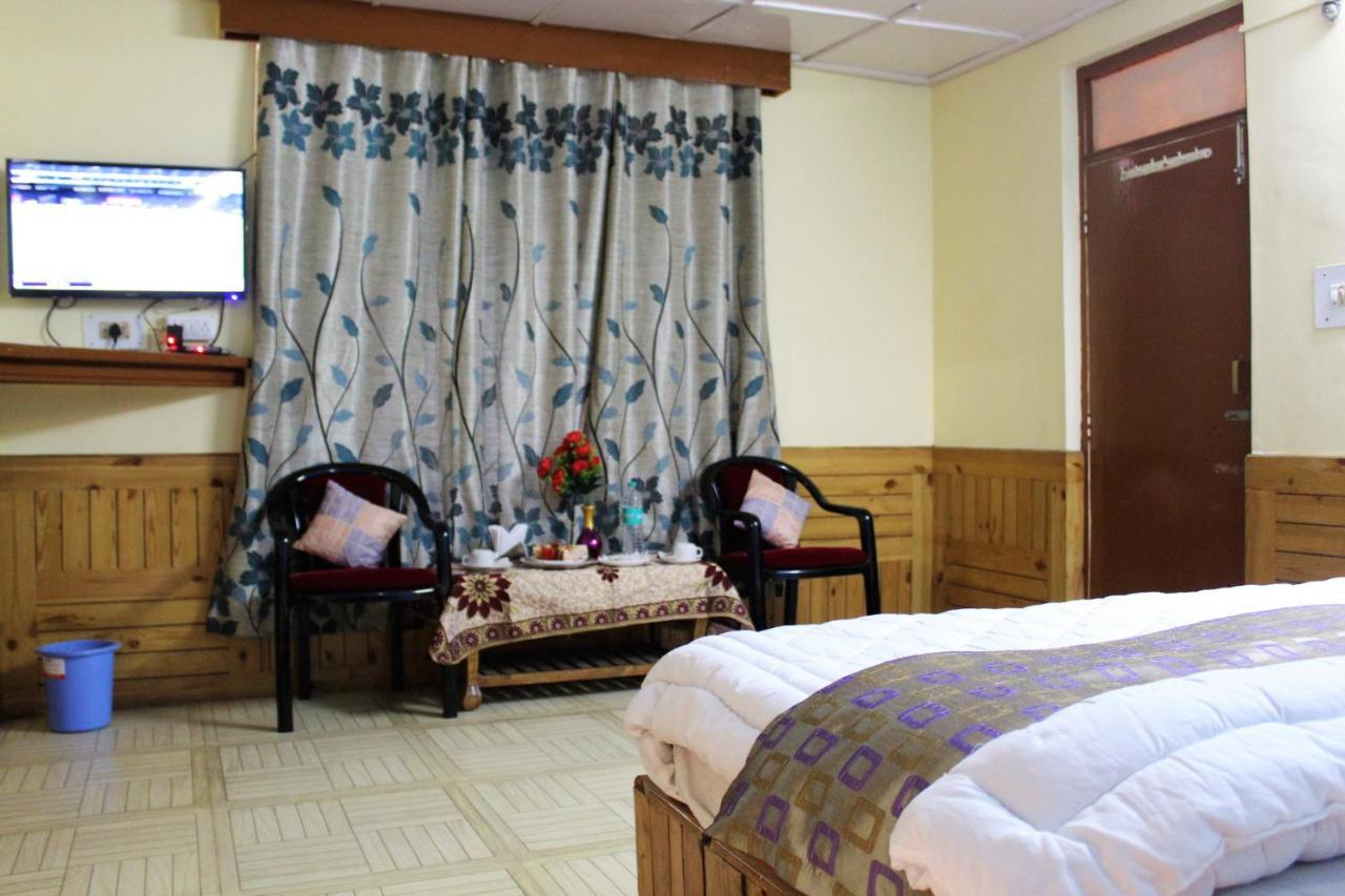 Hotel New Royal Manāli Екстериор снимка