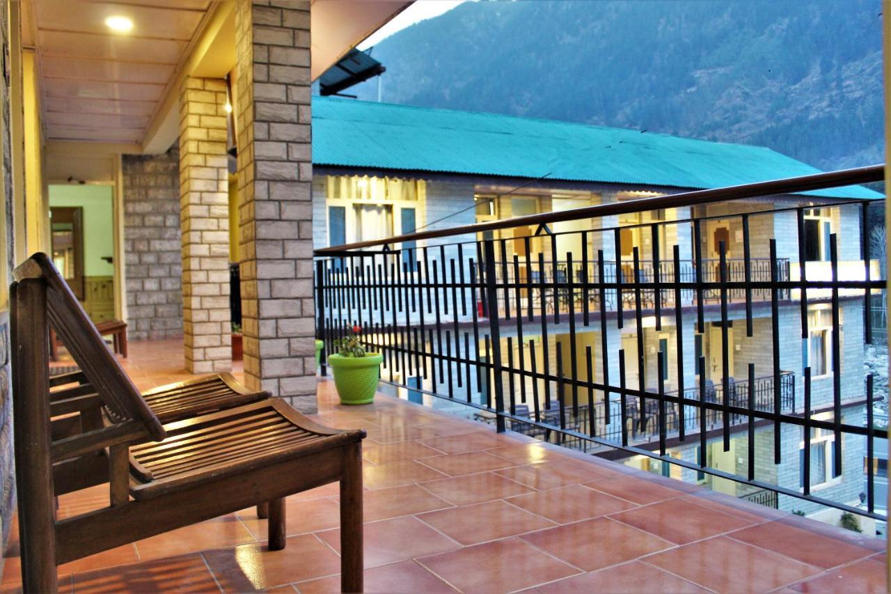 Hotel New Royal Manāli Екстериор снимка