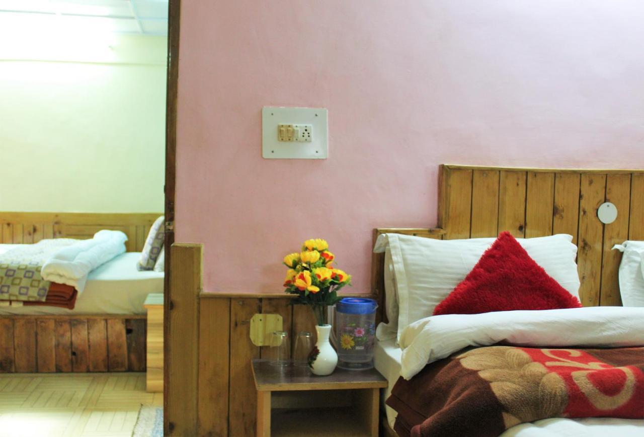Hotel New Royal Manāli Екстериор снимка