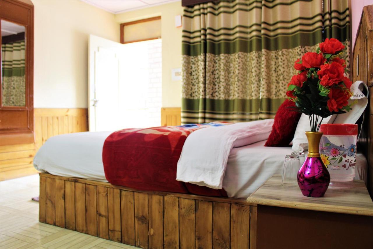 Hotel New Royal Manāli Екстериор снимка