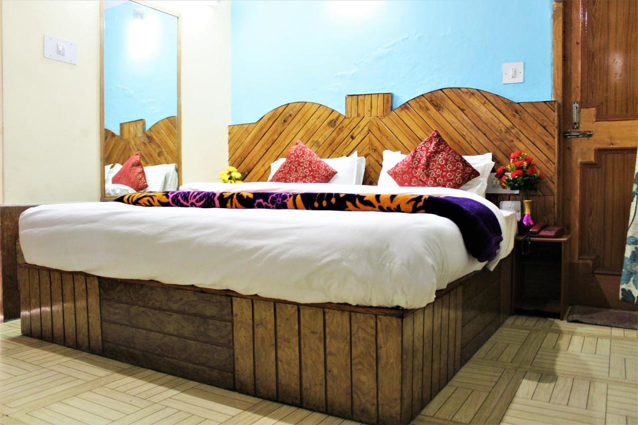 Hotel New Royal Manāli Екстериор снимка