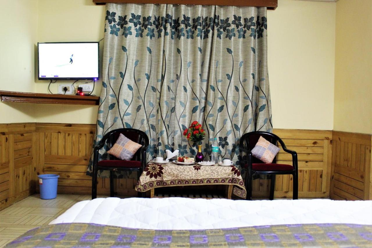 Hotel New Royal Manāli Екстериор снимка