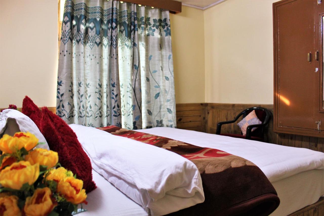Hotel New Royal Manāli Екстериор снимка
